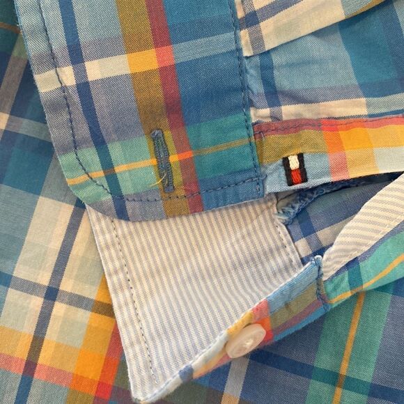 Like New Tommy Hilfiger Buttons Down Relaxed Fit Shirt - Picture 3 of 5